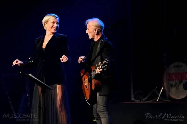 Čechomor a Martina Pártlová - Děčín Kooperativa Tour na MUSICGATE.cz (projděte bránou do světa hudby)