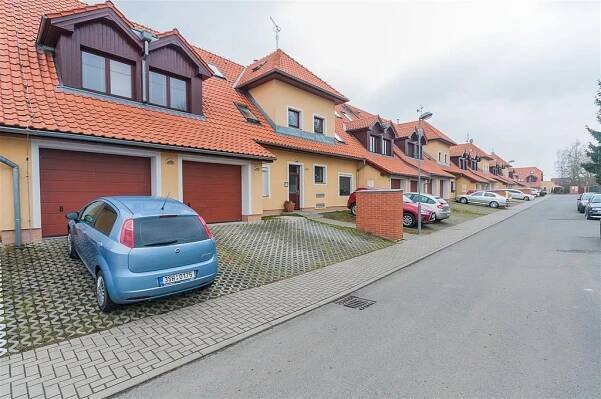 Pronájem Byt 1+kk, Do Polí, Jesenice, okres Praha-západ