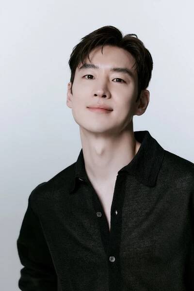 Lee Je-Hoon-1984-p1.jpeg