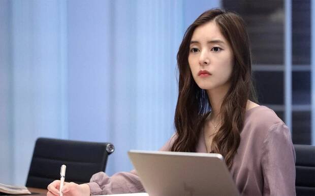 Suits - Episode 5 - Z filmu - Júko Araki