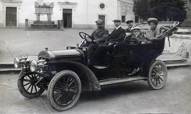Škoda Auto připomíná první vozy značky Laurin & Klement staré už 115 let – DesignMag.cz