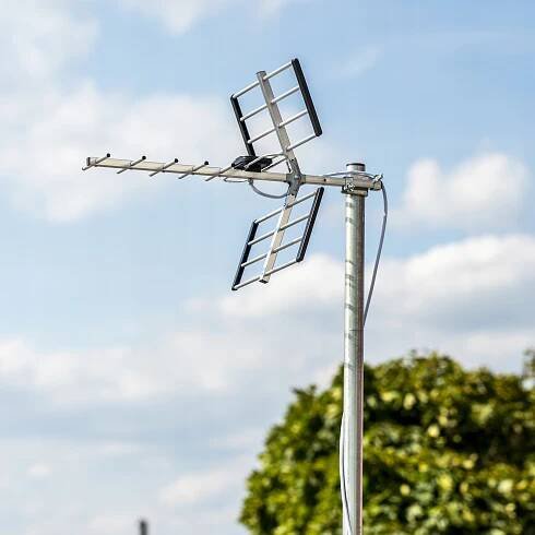ANTÉNA DVB-T2 PRO POZEMNÍ TELEVIZI, VNĚJŠÍ SMĚROVÁ, PASIVNÍ, MUX8 LTE, HD 4K Model Antena od TV naziemnej DVB-T2 pasywna