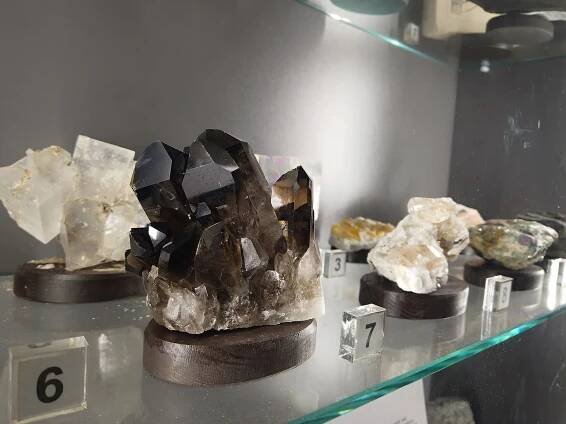 Geopark Železné hory v Chrudimi rozzářily svítící kameny