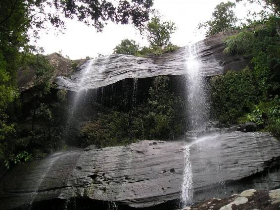 Trek k vodopádu Tugela Falls v Dračích horách JAR
