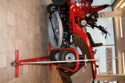 Stranový zvedák zahradního traktoru | Zahradní technika Michálek