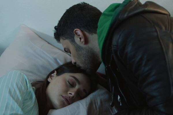 Yabani - Episode 23 - Z filmu - Simay Barlas, Halit Özgür Sarı