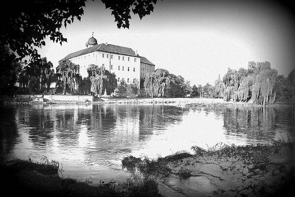 OBRAZEM: historická procházka Poděbrady. Poznáváte místa na snímcích?