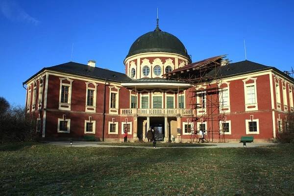 Veltrusy (zámek) – Wikipedie