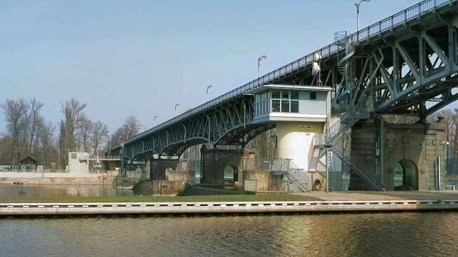 Jez pod mostem v Roudnici nad Labem čeká velká oprava za desítky milionů