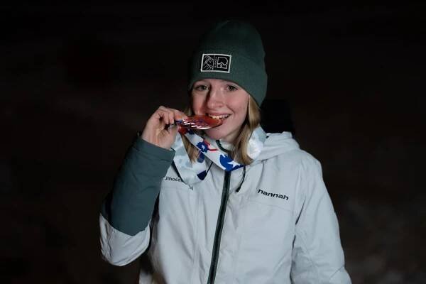 Z gymnázia na olympiádu? Karolína Hrůšová vlétla mezi snowboardovou špičku | Český olympijský tým
