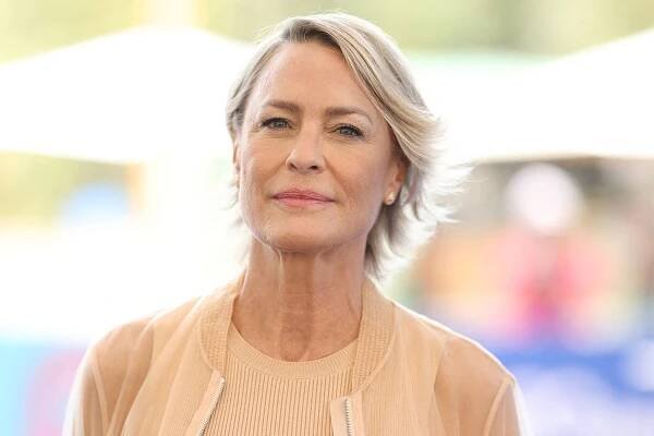 US actress Robin Wright poses for a photocall as part of the 64th Monte-Carlo Television Festival in the principality of Monaco