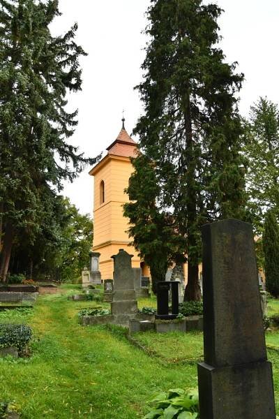 Prackovice nad Labem | Detail hřbitova | Databáze historických hřbitovů