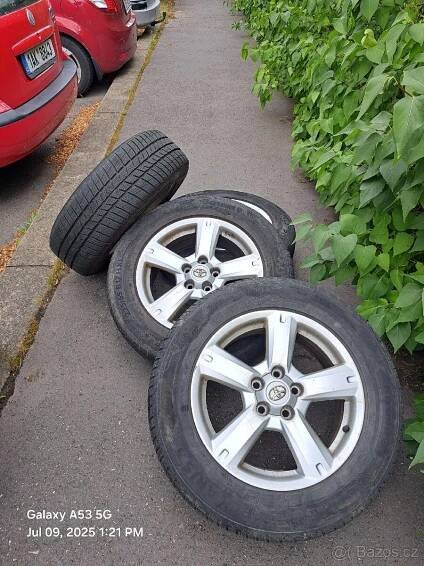 Toyota Rav4 pneumatiky 225/65 R17