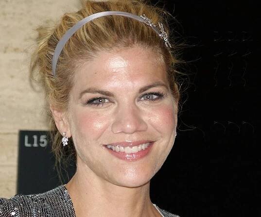 Kristen Johnston Biography - Facts, Childhood, Family Life & Achievements