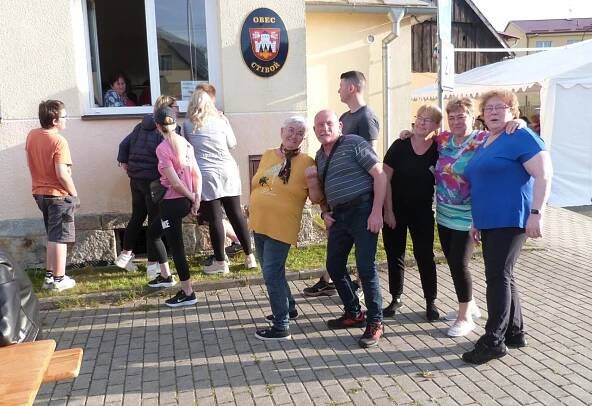 Stavění májky 30.4.2024 - Oficiální stránky obce Ctiboř