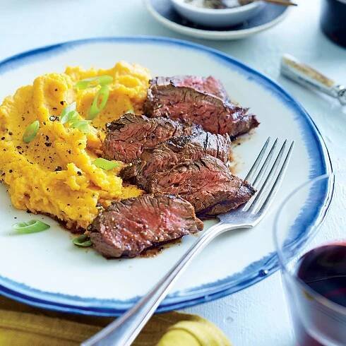 Recept: Steak s římským kmínem s bramborovo-batátovým pyré