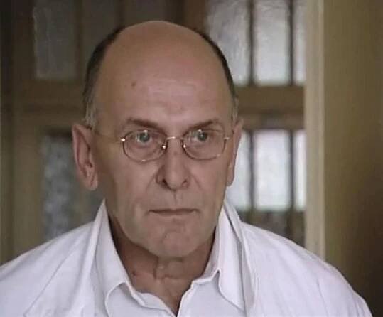 Václav Mareš ve filmu Muž, který vycházel z hrobu (2001, režie Dušan Klein)