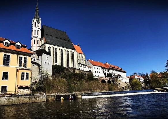 PŮJČOVNA LODÍ A RAFTŮ RAFTY VLTAVA ČESKÝ KRUMLOV│RAFTY VLTAVA PŮJČOVNA RAFTŮ LODÍ KANOÍ ČESKÝ KRUMLOV VYŠŠÍ BROD 