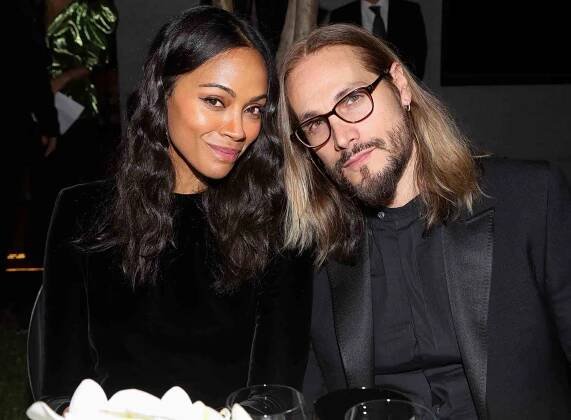 Zoe Saldana and Marco Perego pose during the amfAR gala dinner at the house of collector and museum patron Eugenio López on February 5, 2019 in Mexico City, Mexico