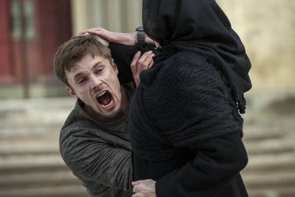 Satan přichází - Šelma povstává - Z filmu - Bradley James