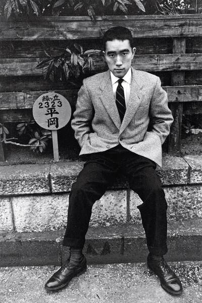 Soubor:Yukio Mishima, 1955.jpg – Wikipedie