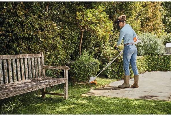 AKU vyžínač STIHL FSA 57 SET+ - Zahradní stroje Foldyna s.r.o.
