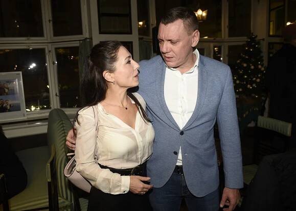 Zamilovaná Míša Kuklová vyrazila s přítelem do společnosti: Herečka na partnerovi mohla oči nechat