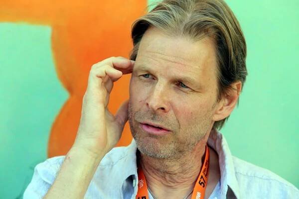 Před režií dal Daniel Bergman přednost záchraně životů