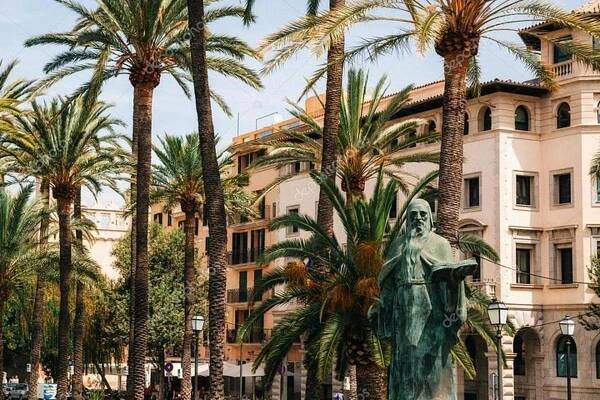 Památník Ramon Llull, filosof v Palma de Mallorca na Paseo de Sagrera — Stock obrázek