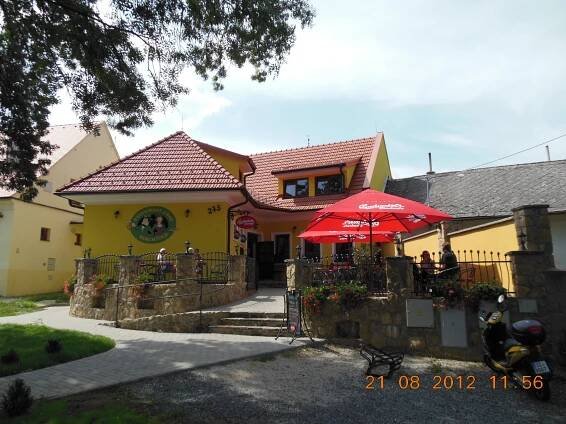 Restaurace Berchtold v Buchlovicích / Stavební společnost Zess a.s.