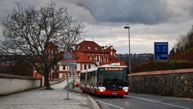 Soubor:Praha, SOR NB18 č. 6787.jpg – Wikipedie