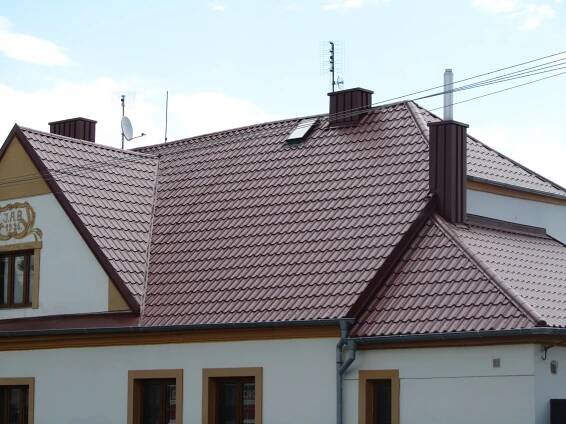 Střešní krytina MAXIDEK – když standard nestačí | Dekmetal