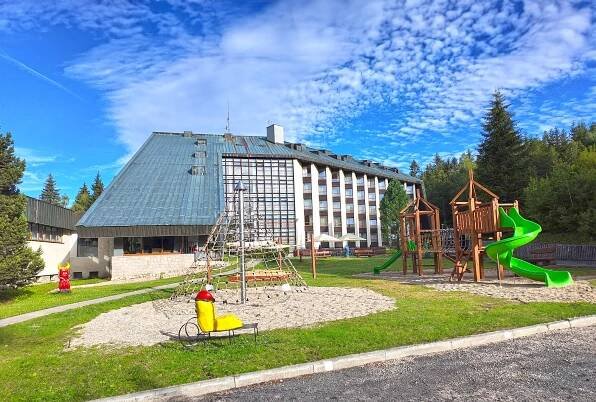 NOVÉ venkovní dětské hřiště | Wellness Hotel Svornost, ubytování Harrachov