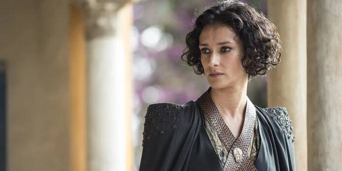 Ellaria (Indira Varma) looking over her shoulder in 'Game of Thrones'