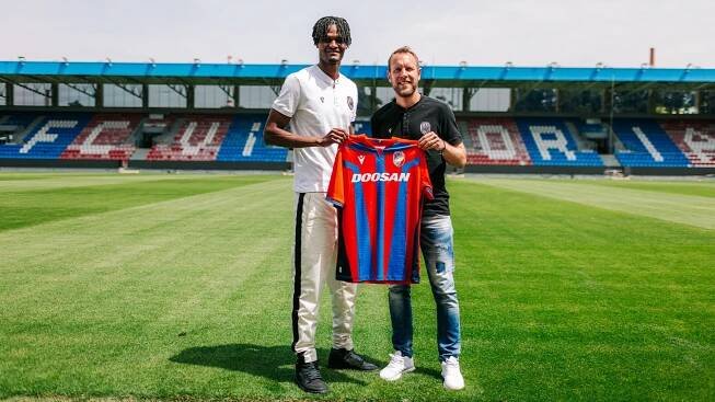Plzeňské fotbalisty posílili senegalský obránce Séne a rakouský gólman Wiegele