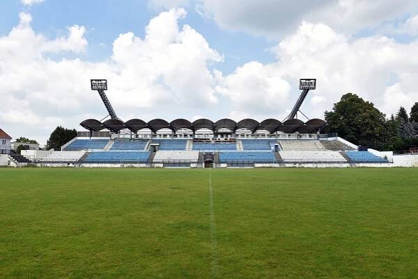 Drnovický smutek: Kdysi pohár UEFA, dnes stadion drží spekulanti