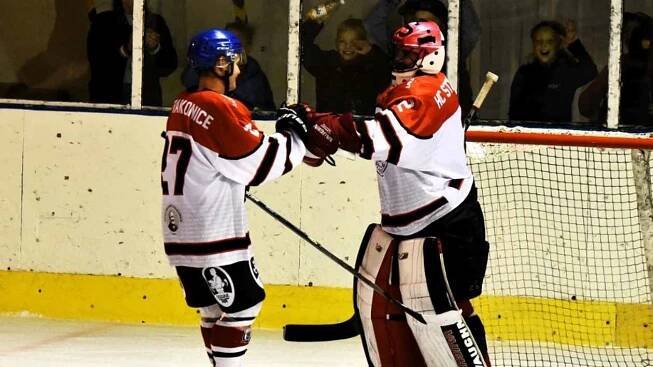 KL ledního hokeje: HC Strakonice - Slavoj Č. Krumlov 6:4 (22, 3:2, 1:0).