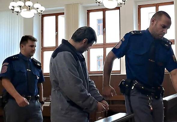 Odsouzený inženýr Tomáš Burian ve středu 18. října při veřejném projednání žádal prostřednictvím svého obhájce povolení obnovy procesu. Šlo již u druhé zasedání senátu v čele s předsedou Milanem Kučerou.
