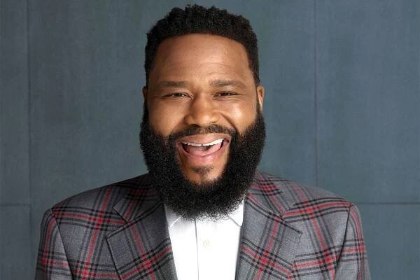 Anthony Anderson Graduates from Howard University: '30 Years in the Making'