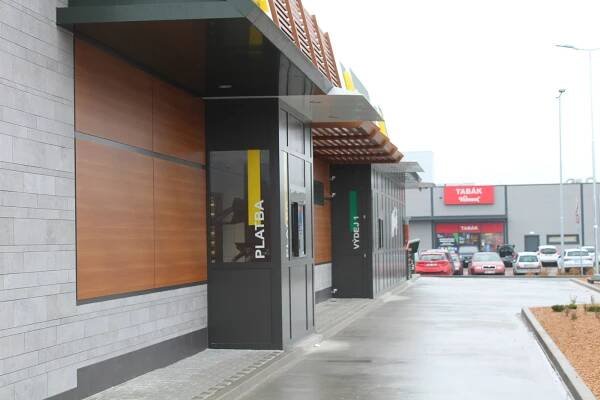 Kolínský McDonald’s ve čtvrtek otevírá. Pro prvního zákazníka má překvapení
