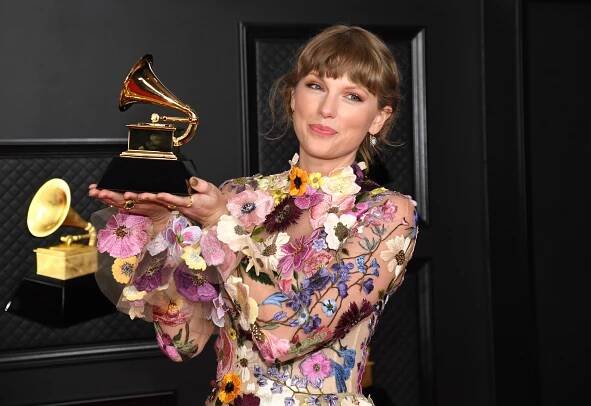 Nejlepší outfity z předávání 63. cen Grammy