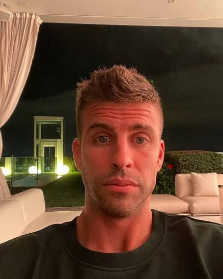 Hvězdný Piqué s milenkou Clarou na romantickém výletě: Usmiřovačka v Praze!