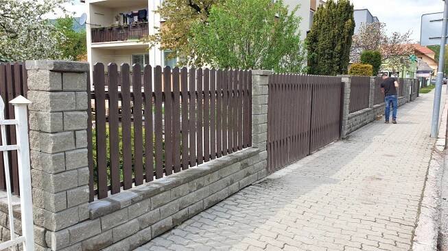 Výstavba plotu – Stavby Rožňava