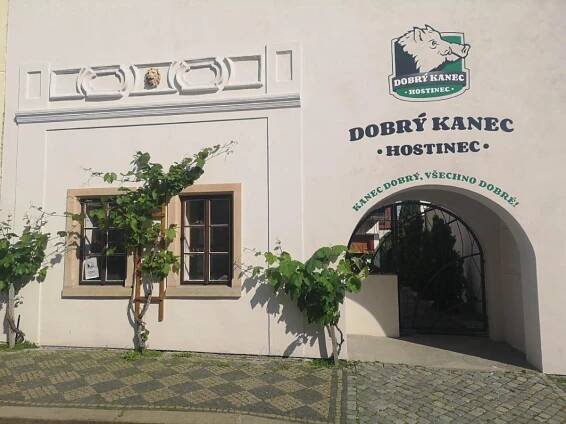 Dobrý Kanec - Hostinec Mělník Exteriér fotografie