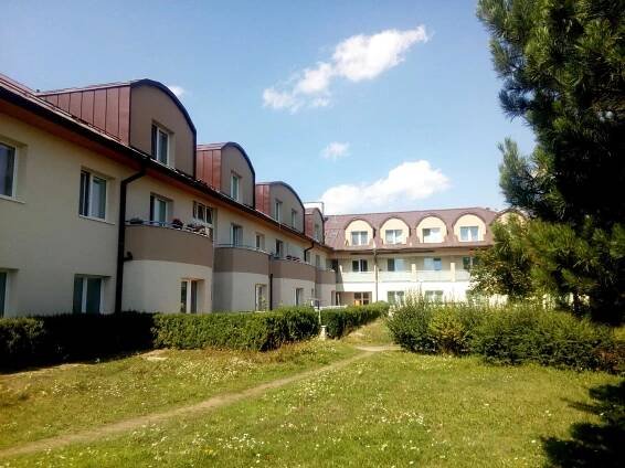 Dům s pečovatelskou službou má novou fasádu i balkóny