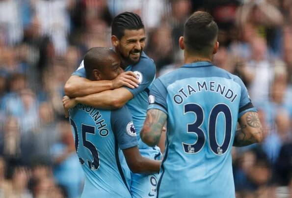 Manchester City porazil 3:1 West Ham, Sterling dal dva góly