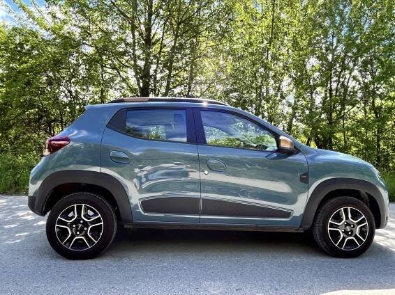 Elektrická Dacia Spring 65 Extreme: Modrá beruška překvapí hereckým výkonem a osobitým stylem - Facestar
