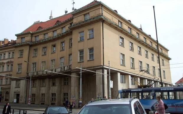Galerie: 9000 za papíry se začerněnými údaji? Nový ministr chce změnu - Galerie - Echo24.cz