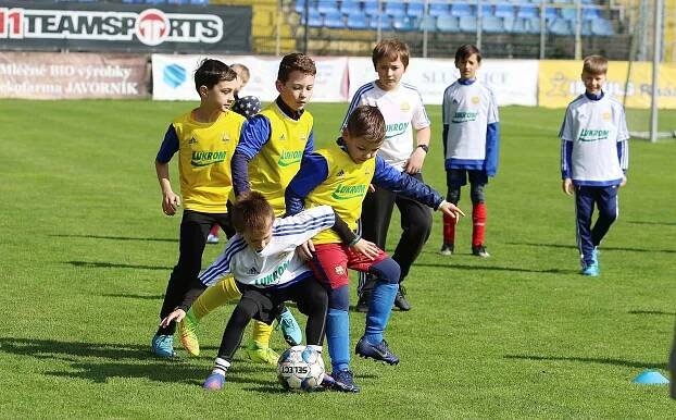 Vedení ligového klubu FC Fastav uspořádalo na stadionu Letná akci pro veřejnost, která byla součástí oslav výročí 700 let města Zlín.