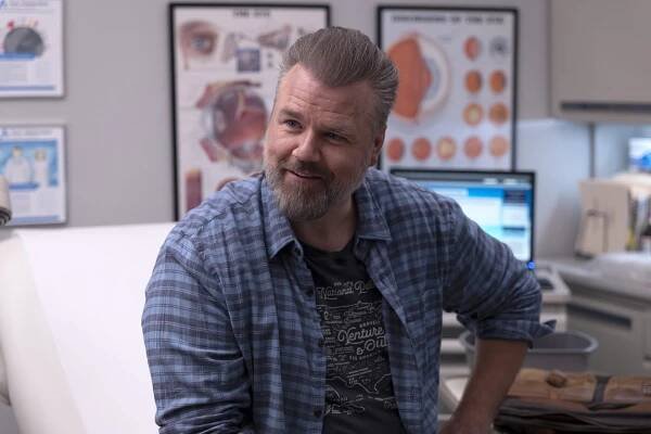 Tyler Labine - Nemocnice New Amsterdam - Falling - Z filmu